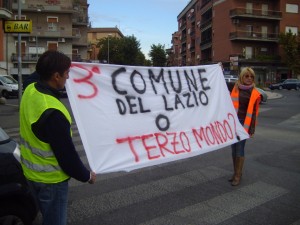 Una protesta contro la discarica dei cittadini di Marco Simone