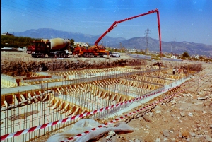 1989. L’asilo nido in costruzione al momento del fermo dei lavori imposto dalla Soprintendenza